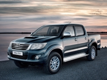 Фото Toyota Hilux Double Cab 2.8D AT №2